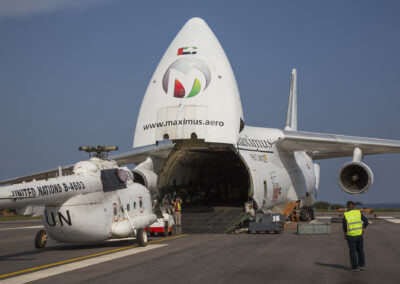 Loading the AN-124