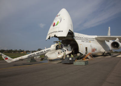 Loading the AN-124